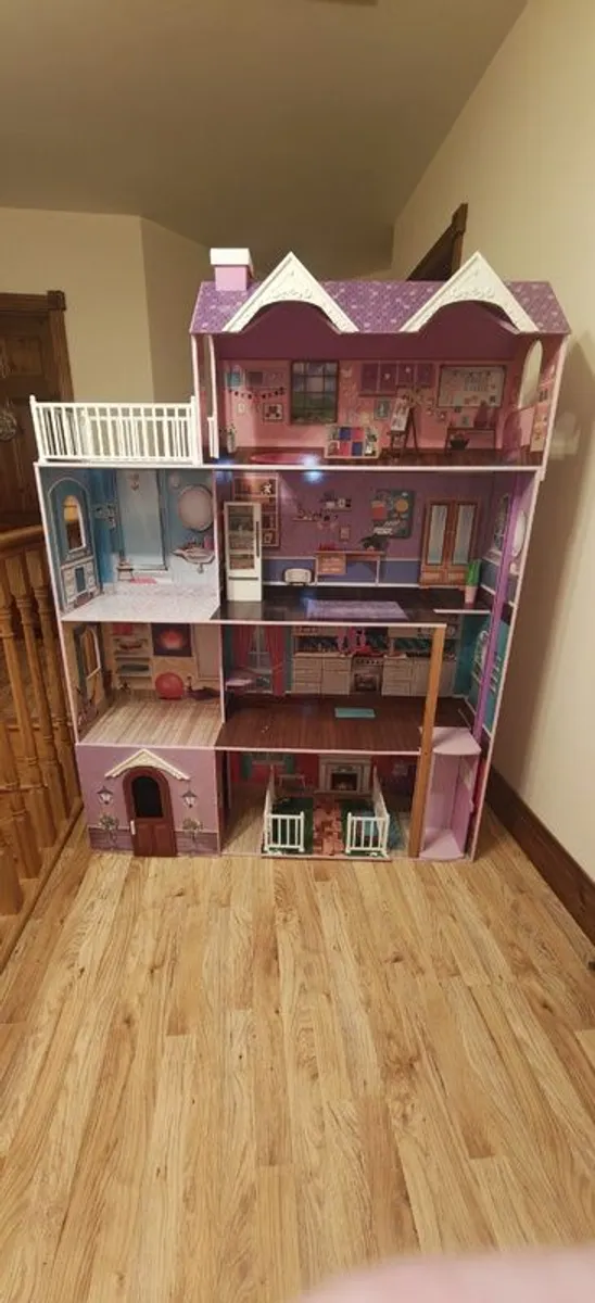 Doll/play House, storage box and drawer set bundle - Image 1