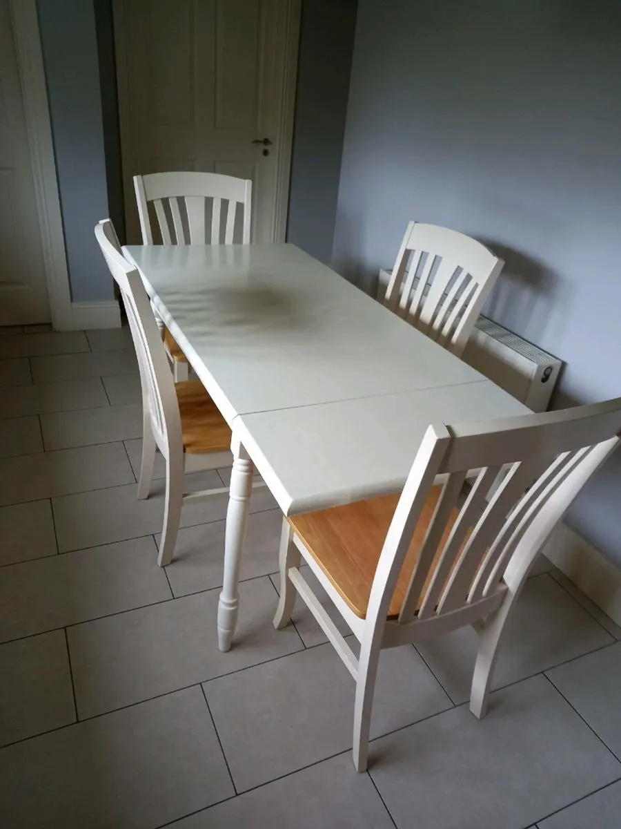 Kitchen table and 4 chairs - Image 1