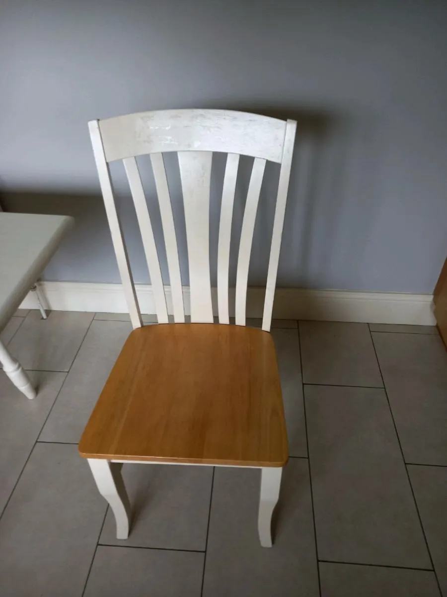 Kitchen table and 4 chairs - Image 2