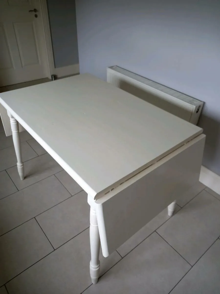 Kitchen table and 4 chairs - Image 3