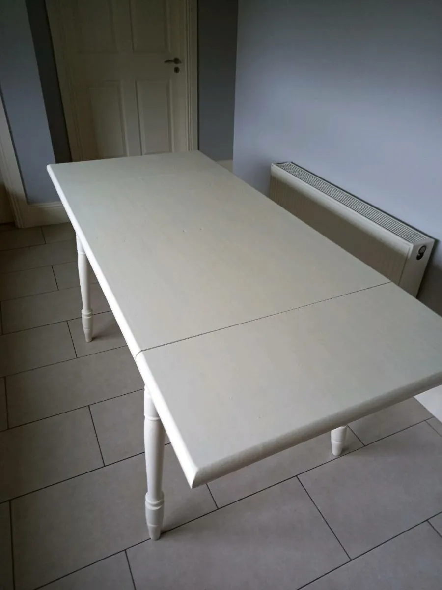 Kitchen table and 4 chairs - Image 4