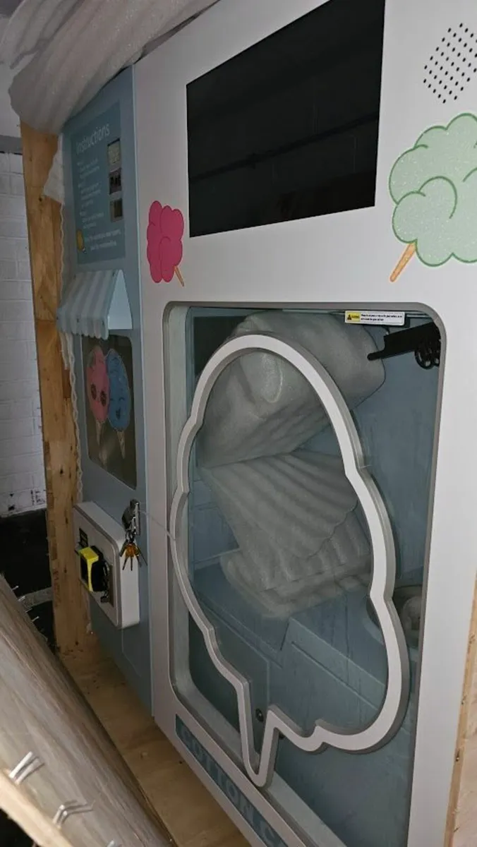 NEW Automatic Cotton Candy Vending Machine - Image 2