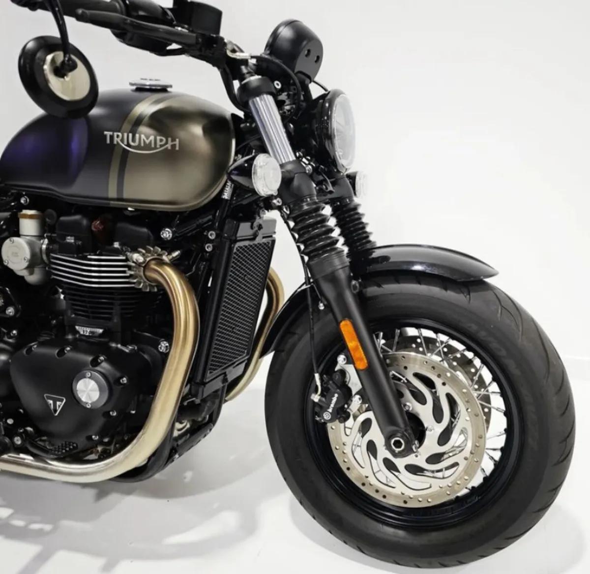 Triumph Bonneville Bobber 1200 - Image 3