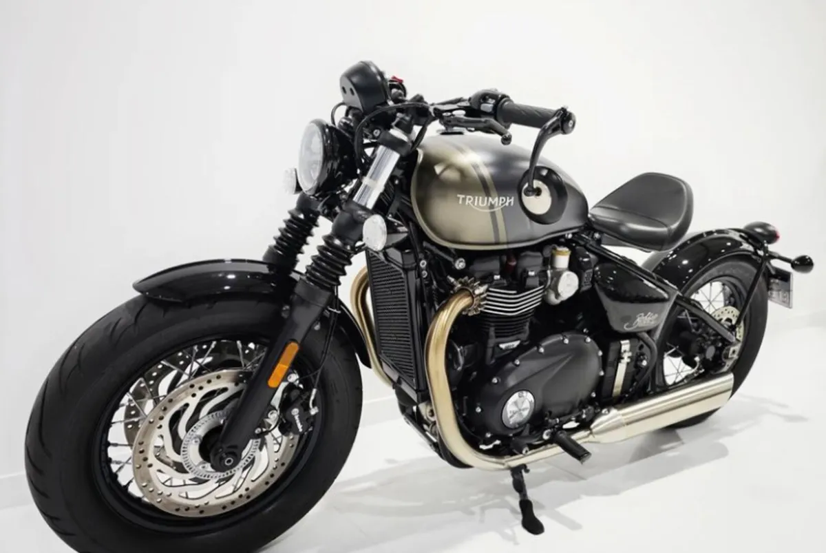 Triumph Bonneville Bobber 1200 - Image 4