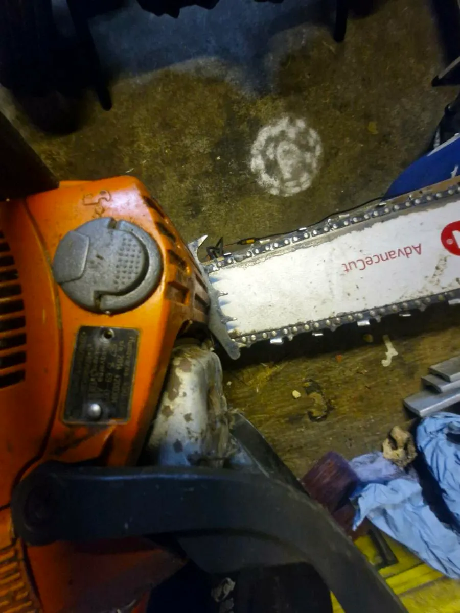 Husqvarna chainsaw - Image 4