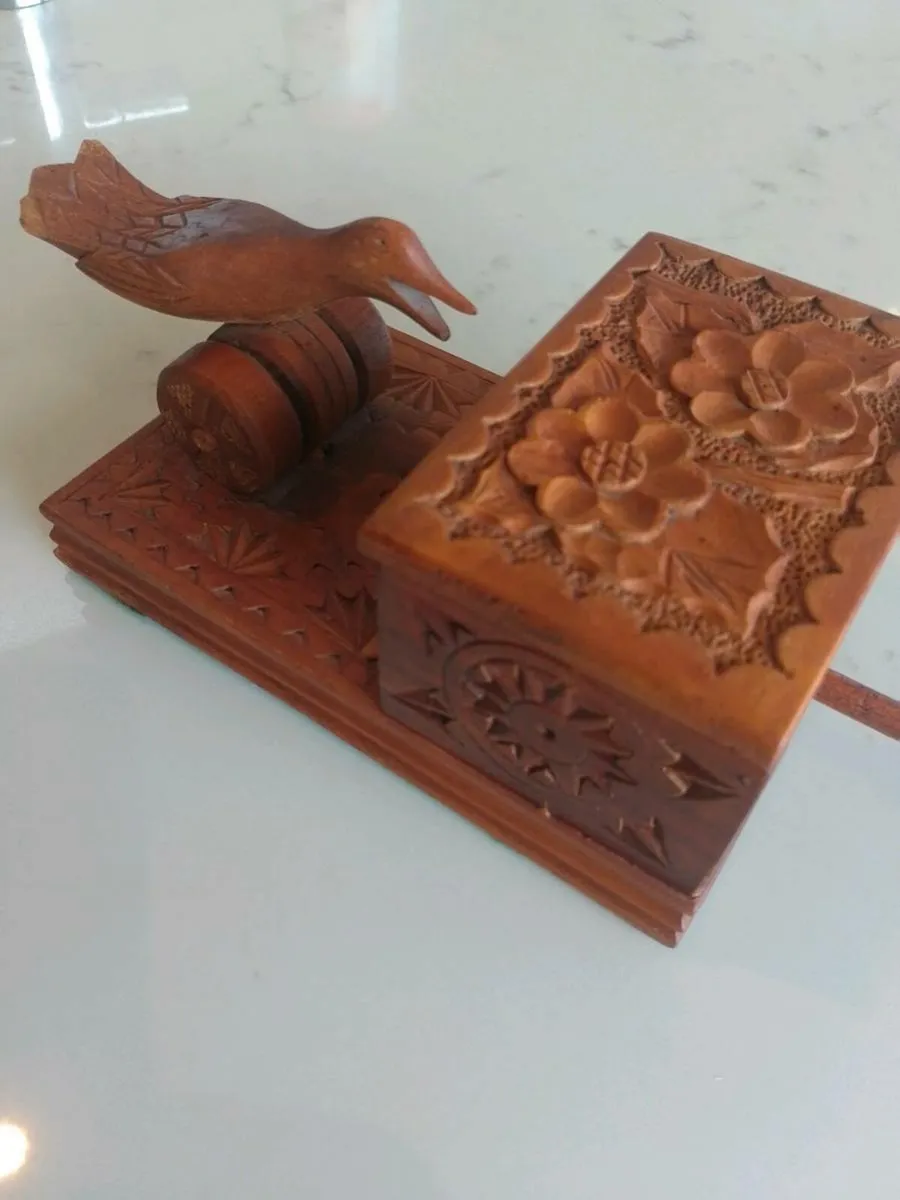 1960s pecking bird cigarette dispenser - Image 1