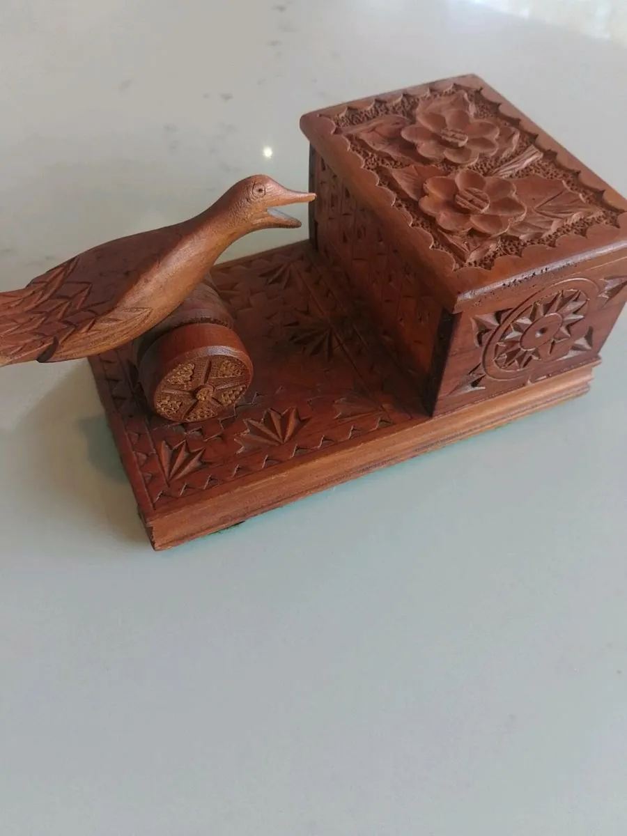 1960s pecking bird cigarette dispenser - Image 2