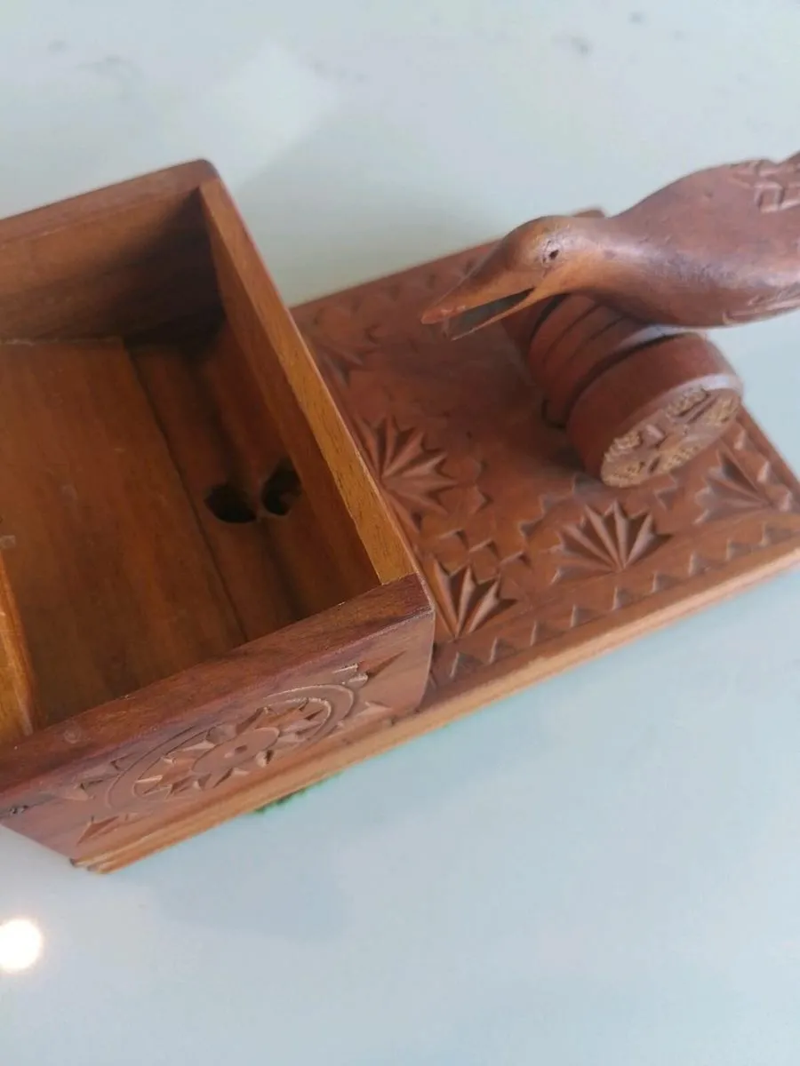 1960s pecking bird cigarette dispenser - Image 3