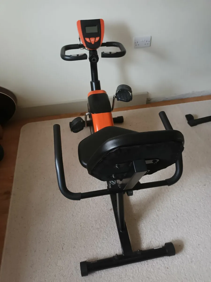 Recumbent exercise bike - Image 1