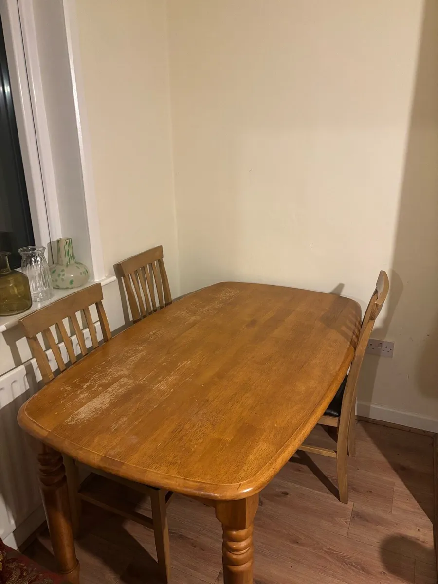 Kitchen table and chairs - Image 3