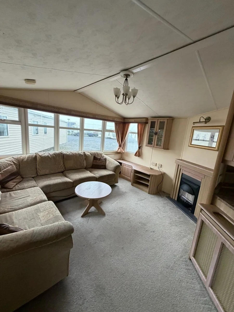 Willerby Granada 35 x 12 x 2 Bedroom - Image 2