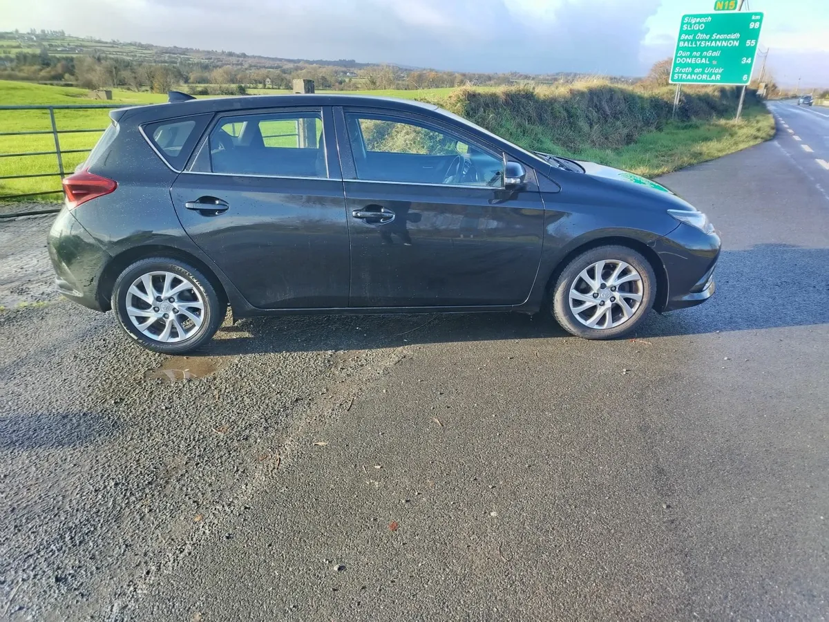 Toyota Auris 2016 - Image 1
