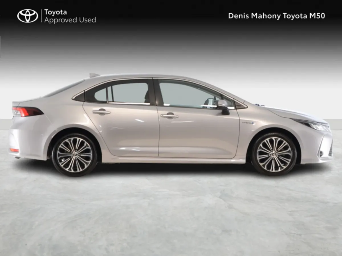 Toyota Corolla Hybrid Luna Sport Auto - Image 3