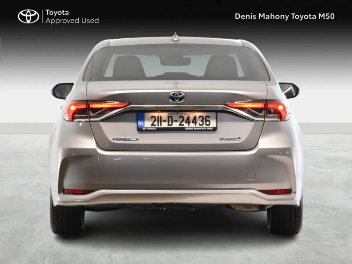 Toyota Corolla Hybrid Luna Sport Auto - Image 4