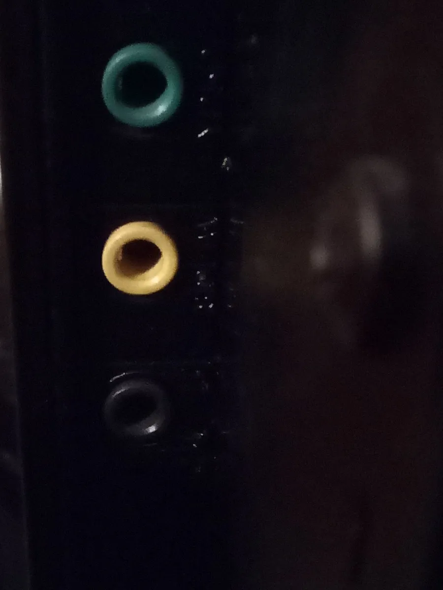 lcd 32 Inc Sharp tv - Image 3