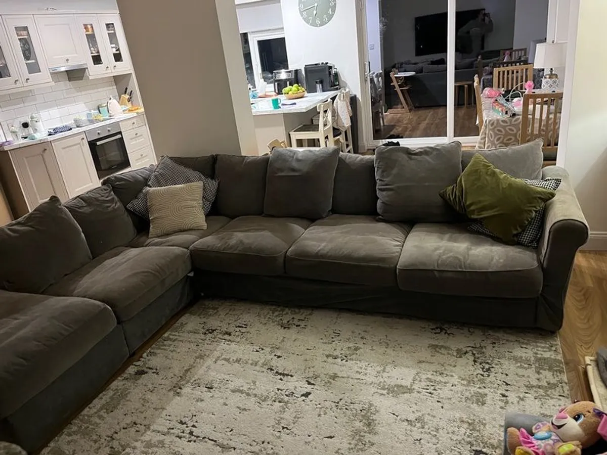 7 seater couch - Image 1