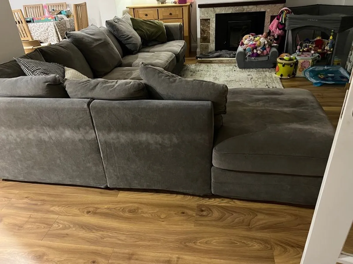 7 seater couch - Image 2