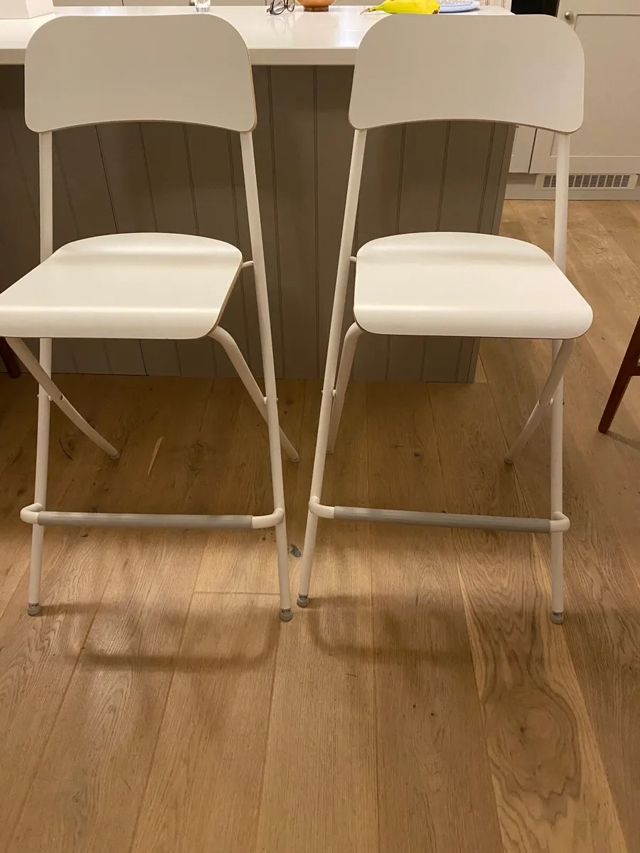 2 bar stools with back - Image 1