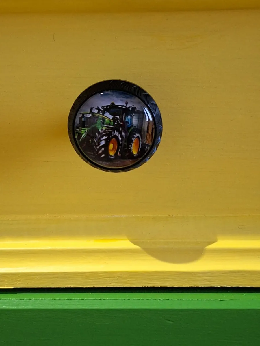 Bedside set of drawers - Image 2