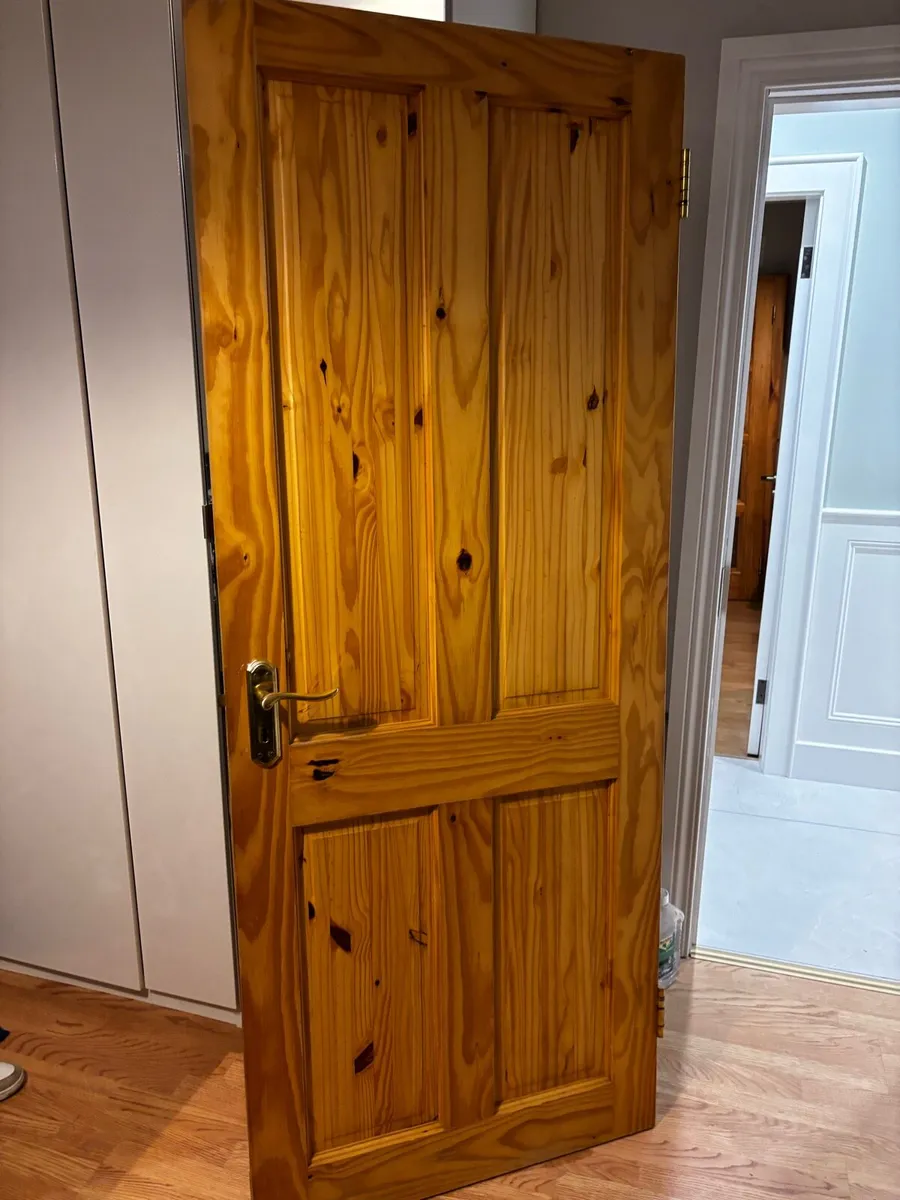 Pine Doors / Hinges / Locks - Image 3