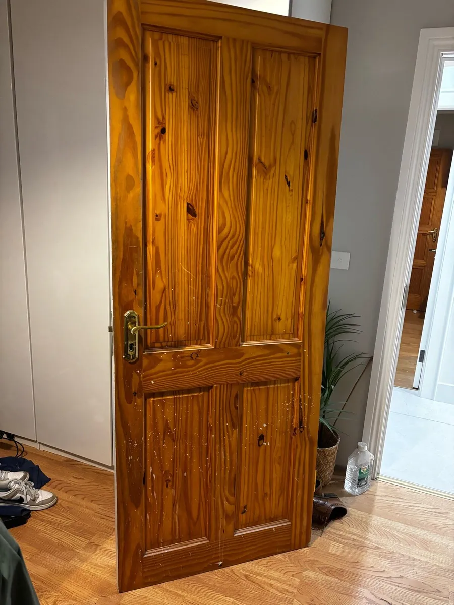 Pine Doors / Hinges / Locks - Image 4