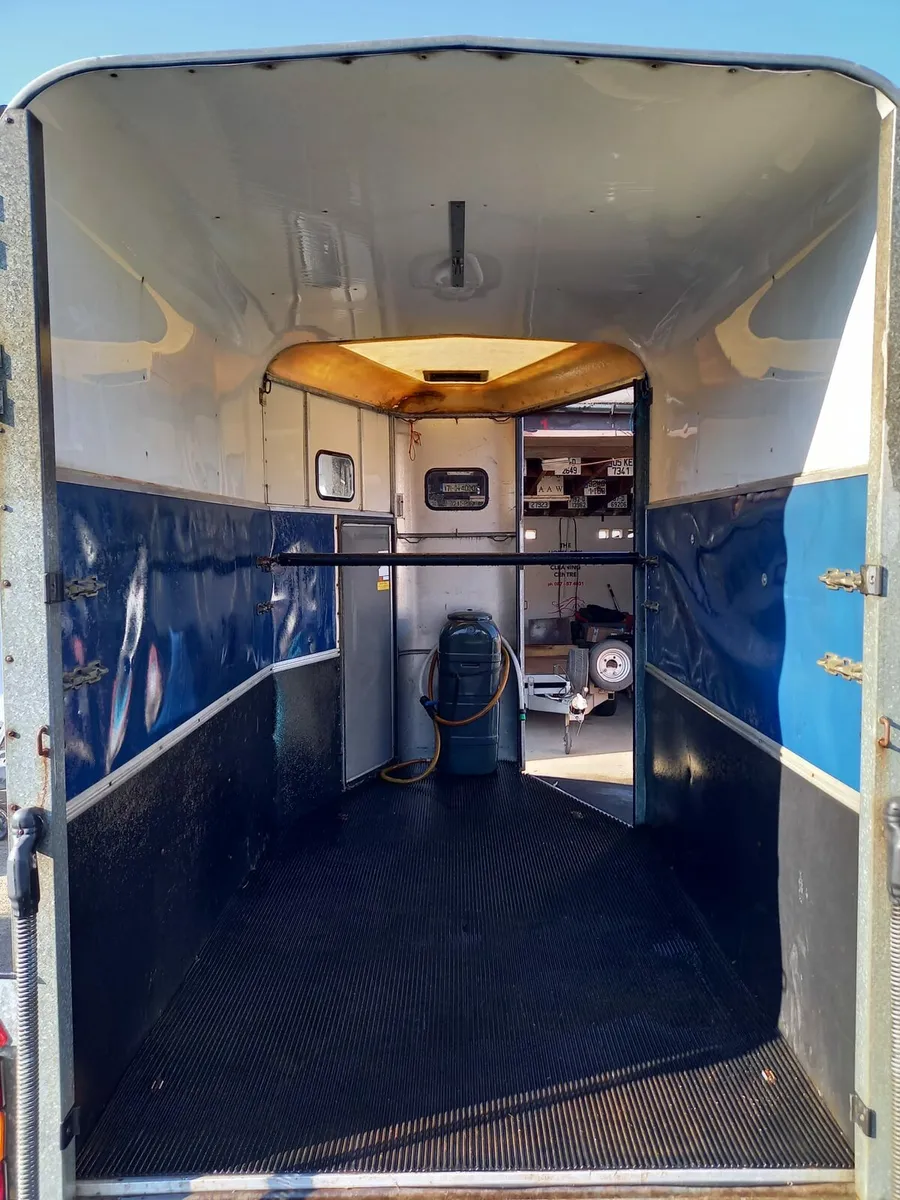 Ifor Williams 510 Horsebox - Image 2