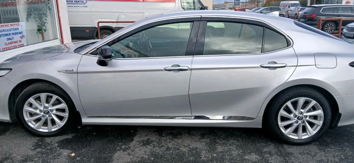 Toyota camry - Image 2