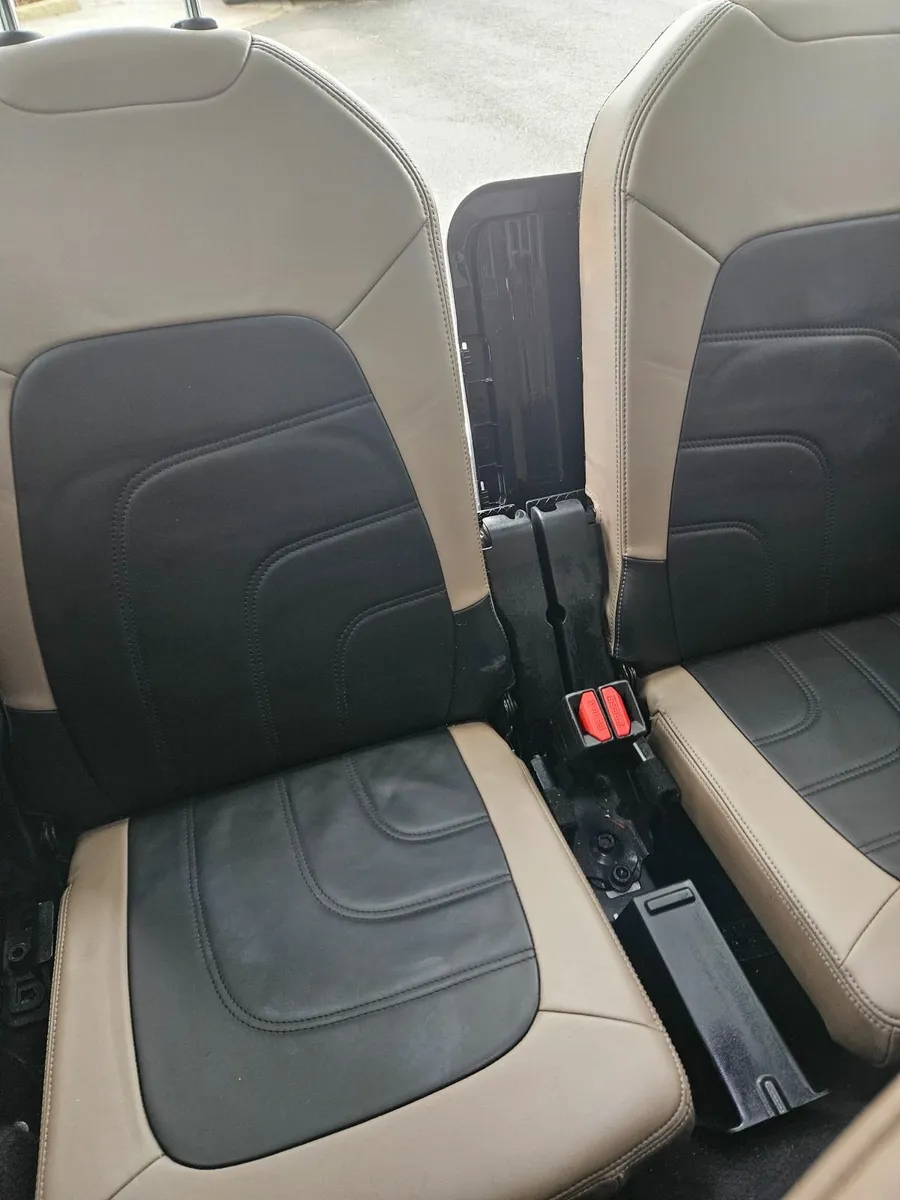 7 seater car - Image 4