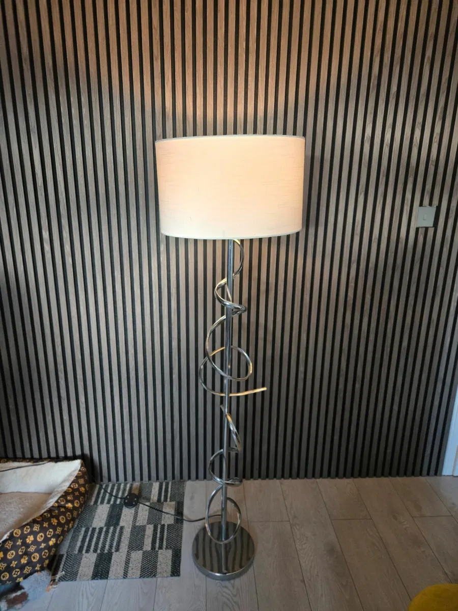 Tall lamp - Image 1