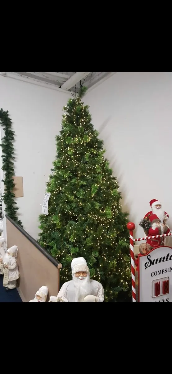 10ft/8ft Christmas tree - Image 2