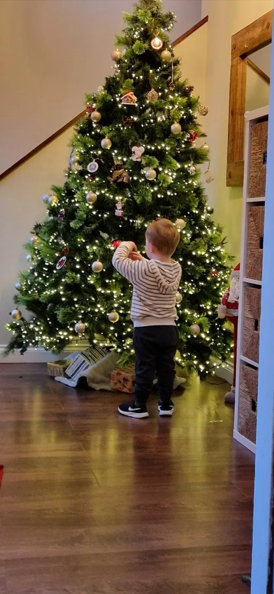10ft/8ft Christmas tree - Image 1