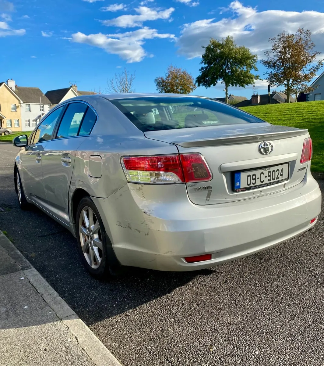 Toyota Avensis 2009 Diesel - Image 1