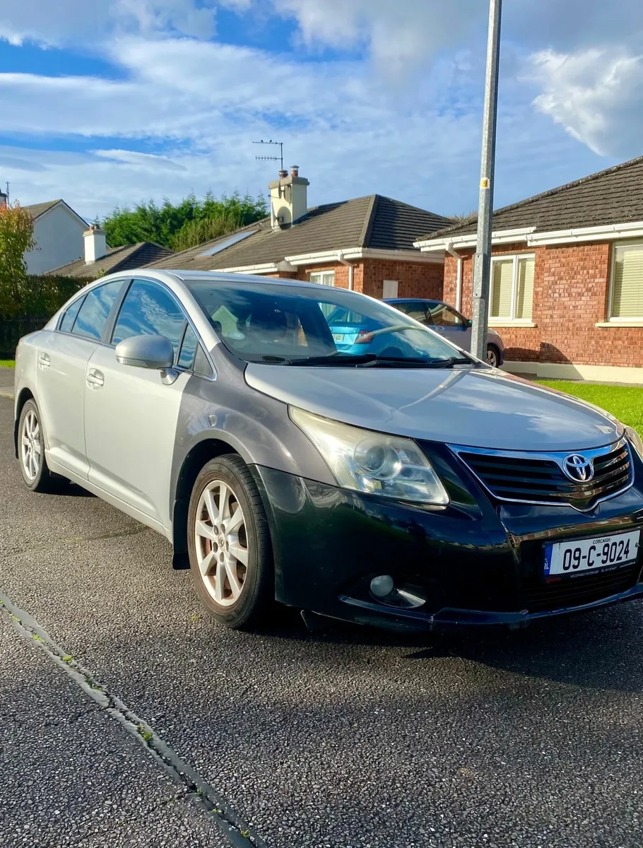Toyota Avensis 2009 Diesel - Image 2