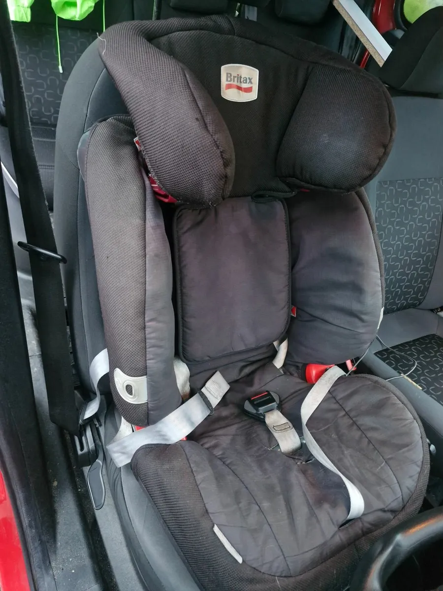 Car seat - Image 1