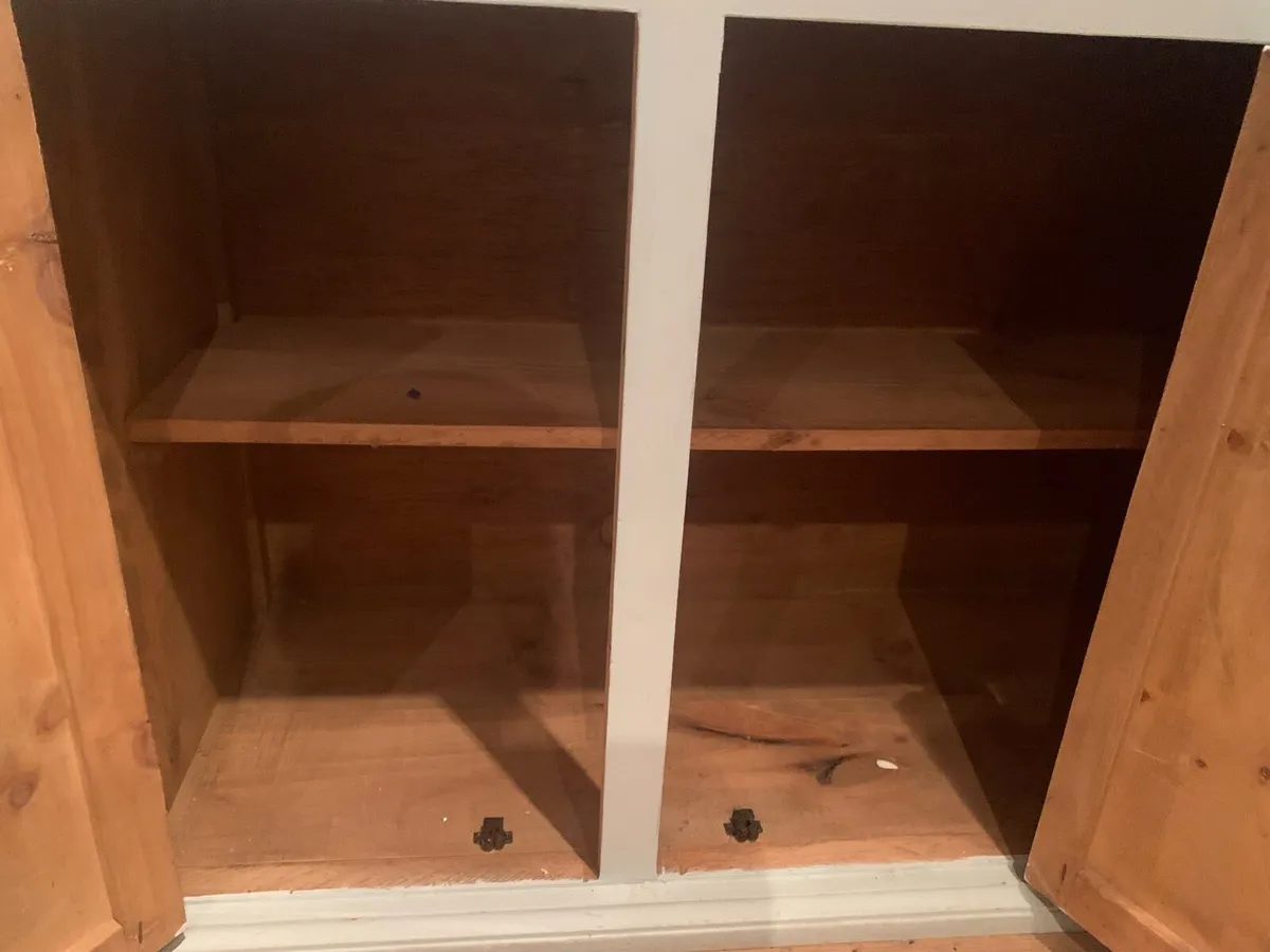 Side Board - Image 3