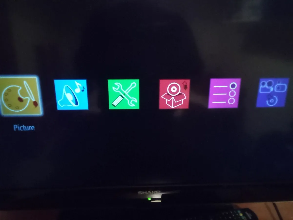 Walker 32inc tv - Image 4