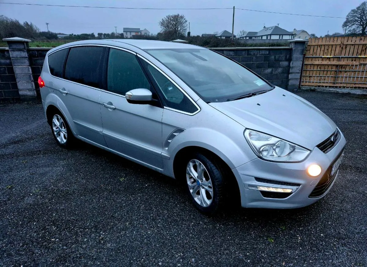 2011 FORD SMAX - Image 1