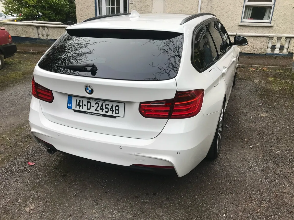 BMW 3-series M-Sport 2.0 diesel- Pan Roof/HK sound - Image 3