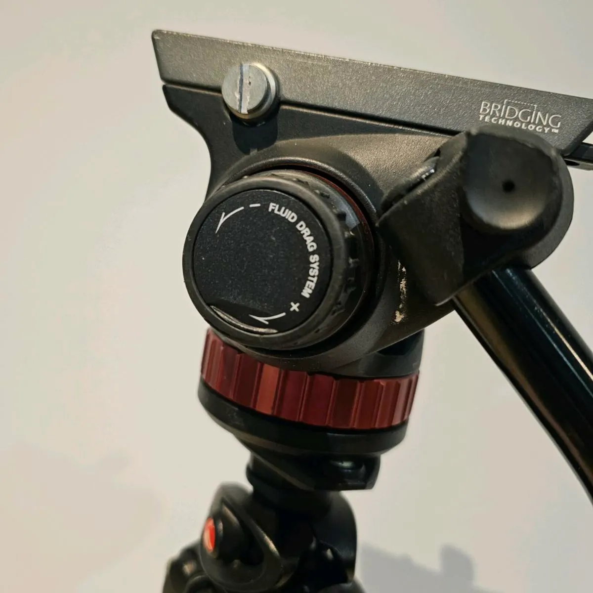 Manfrotto carbon fibre tripod - Image 3