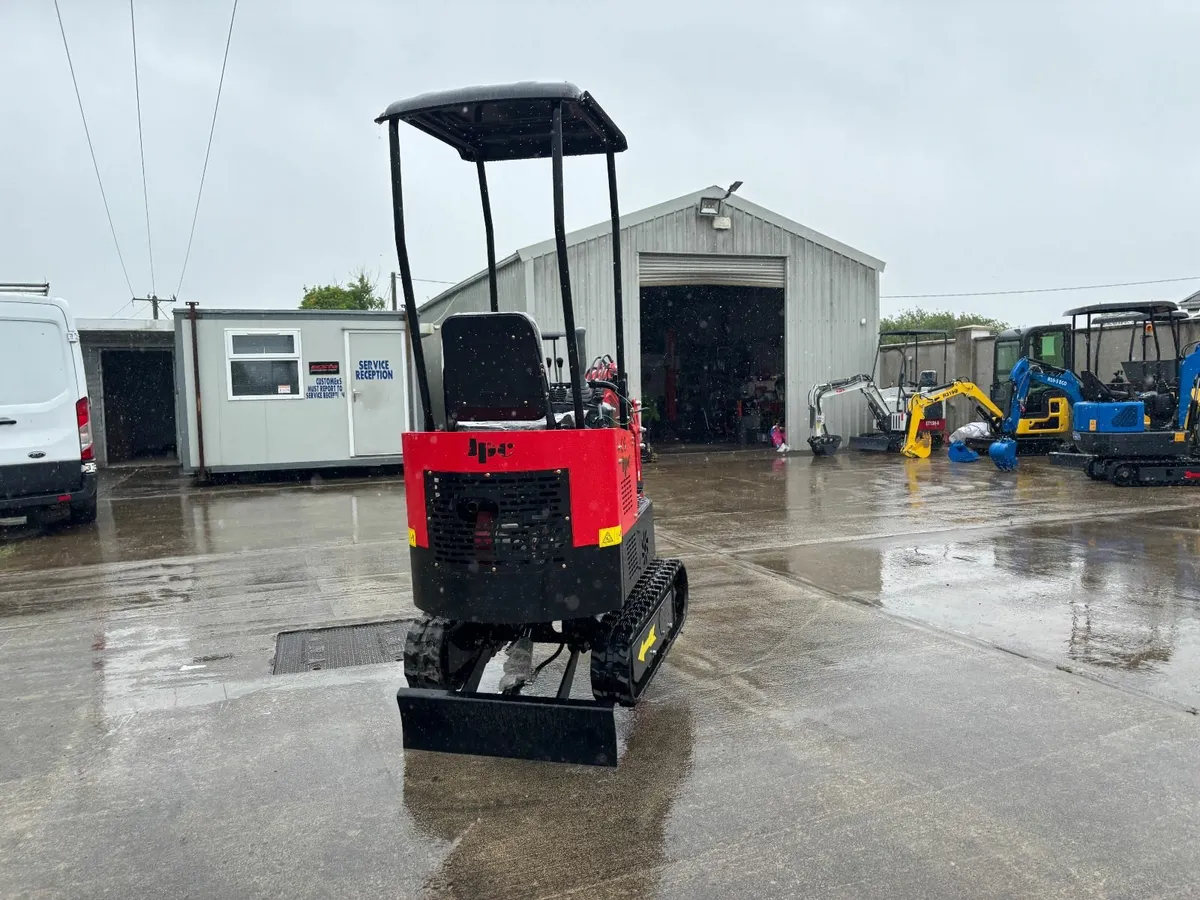 JPC... HT 12 MINI DIGGER... - Image 1