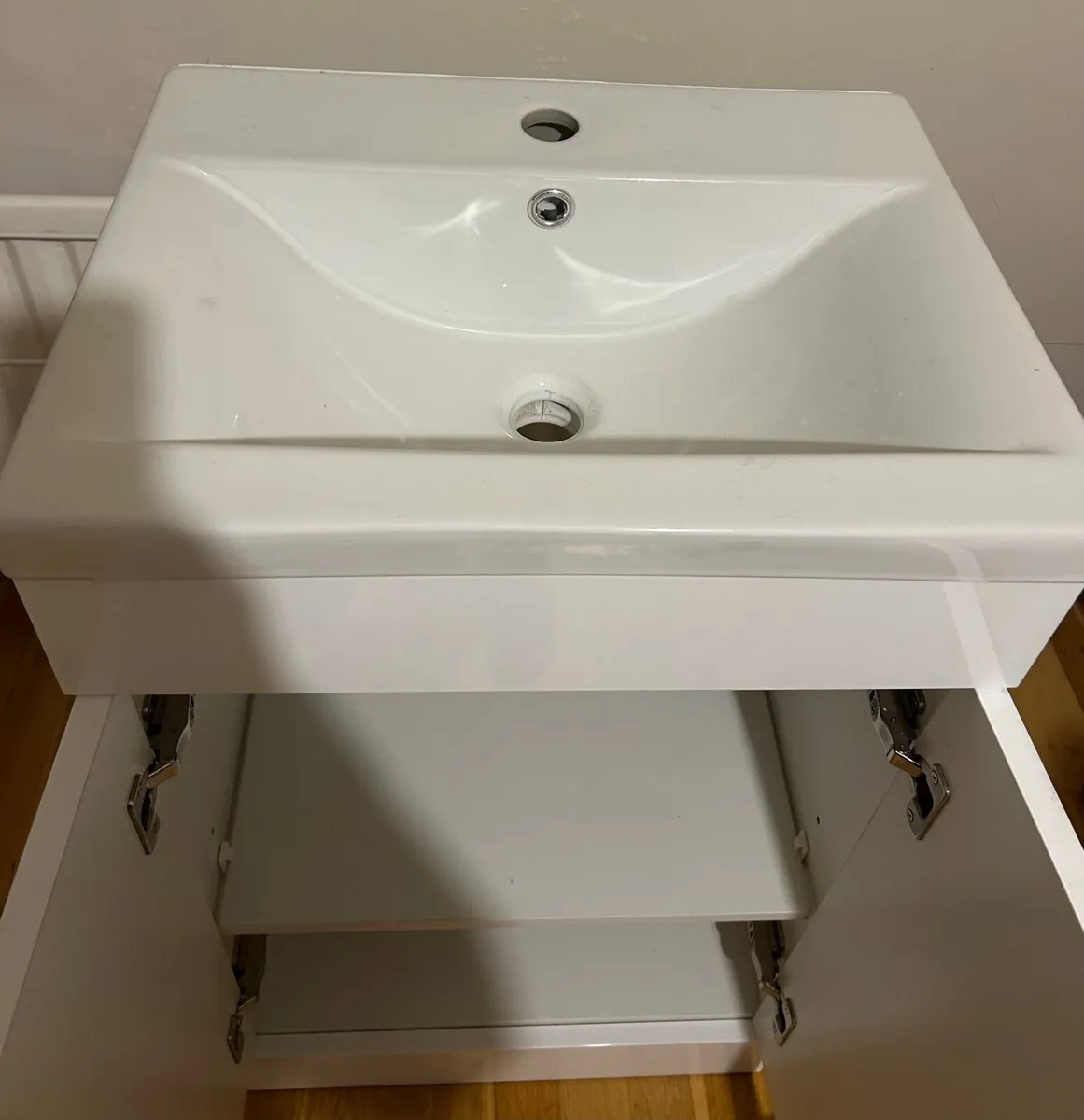 Brand new sink and vanity unit - Image 3