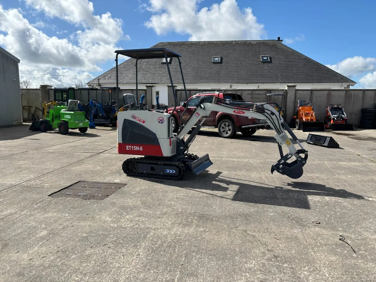 Briggs & Stratton Powered BTTL 1.5 Ton Mini Digger - Image 3