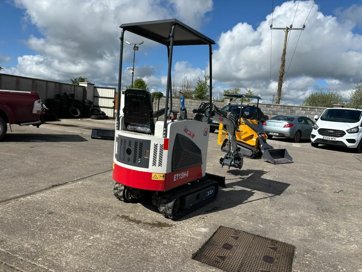 Briggs & Stratton Powered BTTL 1.5 Ton Mini Digger - Image 4