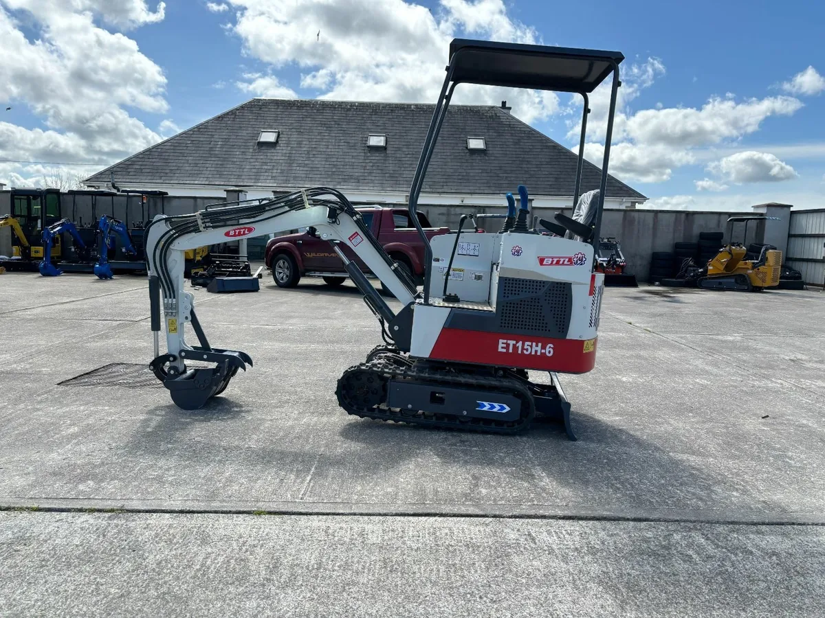 Briggs & Stratton Powered BTTL 1.5 Ton Mini Digger - Image 2