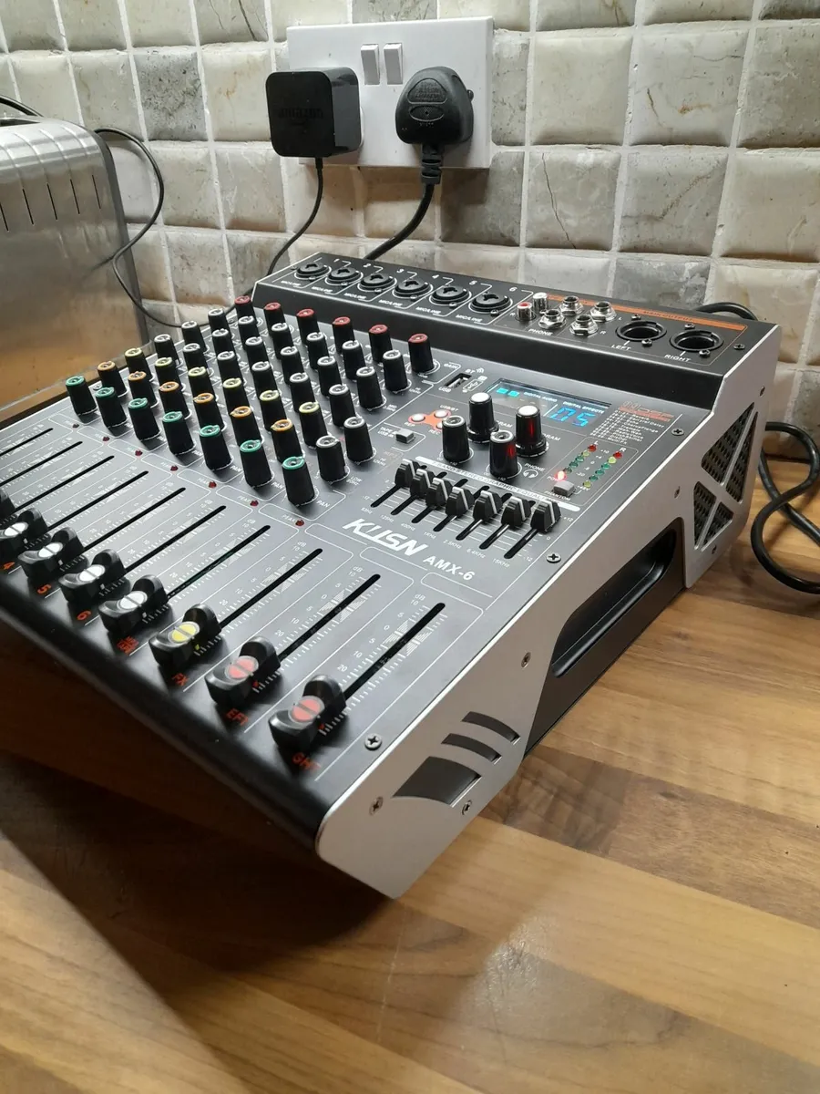 600watts,powered mixer - Image 1