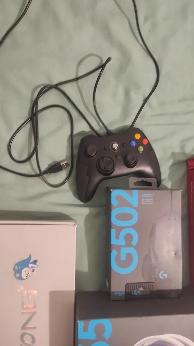 Mouse / pad, keyboard, headphones,  controller , - Image 2