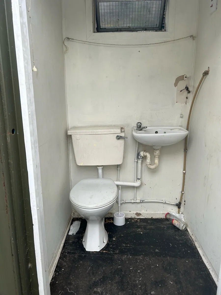Container toilet block - Image 2