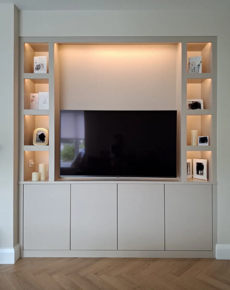 Media units , wall panelling - Image 2