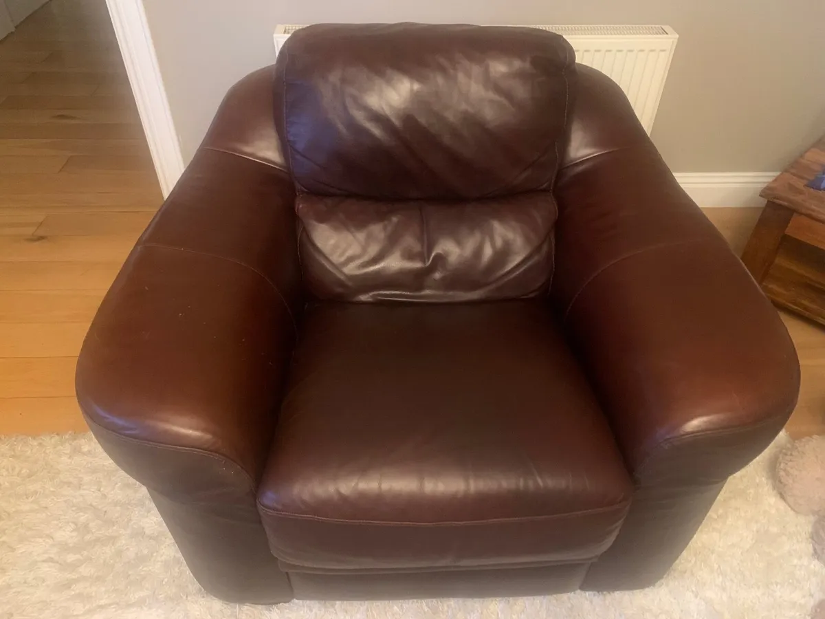 Italian leather suite of furniture - Image 3