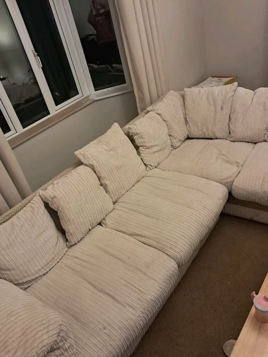 Corner sofa - Image 1